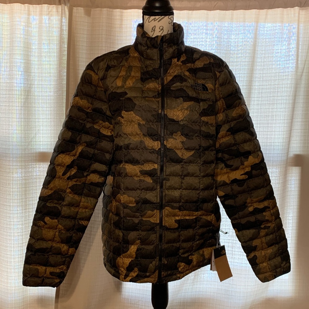 NWT North Face Camo Puffer Jacket